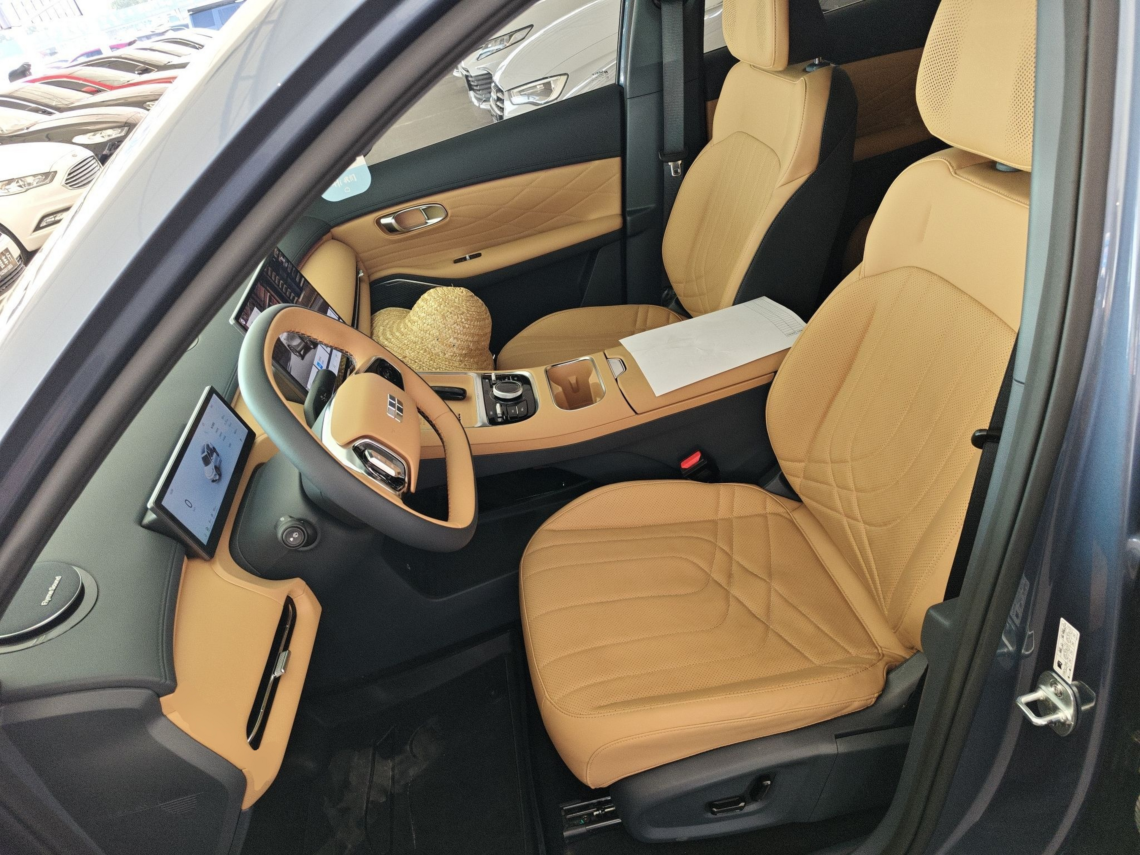 Переднее сиденье в автомобиле