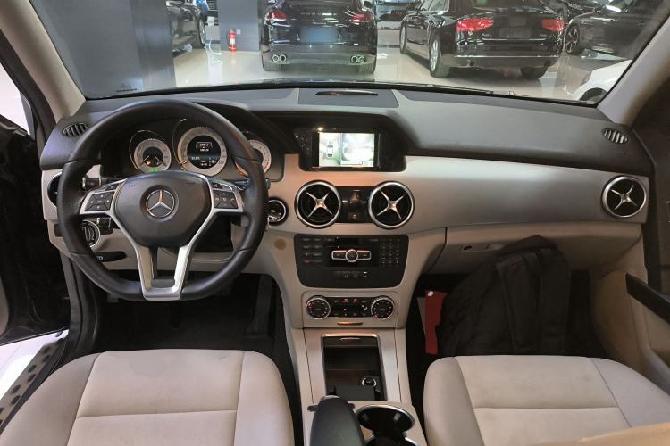 Used Mercedes-Benz GLK-Class 2015 GLK 260 4MATIC Dynamic Edition Ultimate Version
