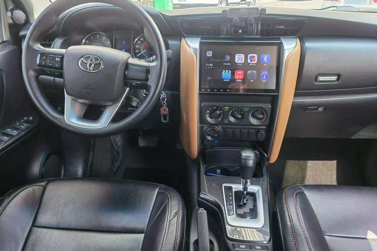 Used Toyota Fortuner 2016 2.7L Middle East Version
