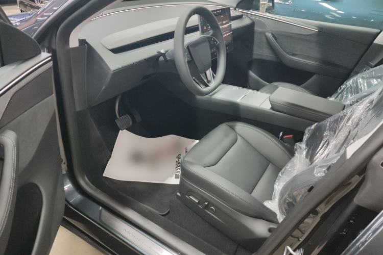 Used Tesla Model Y 2025 Updated Version Long-Range All-Wheel Drive
