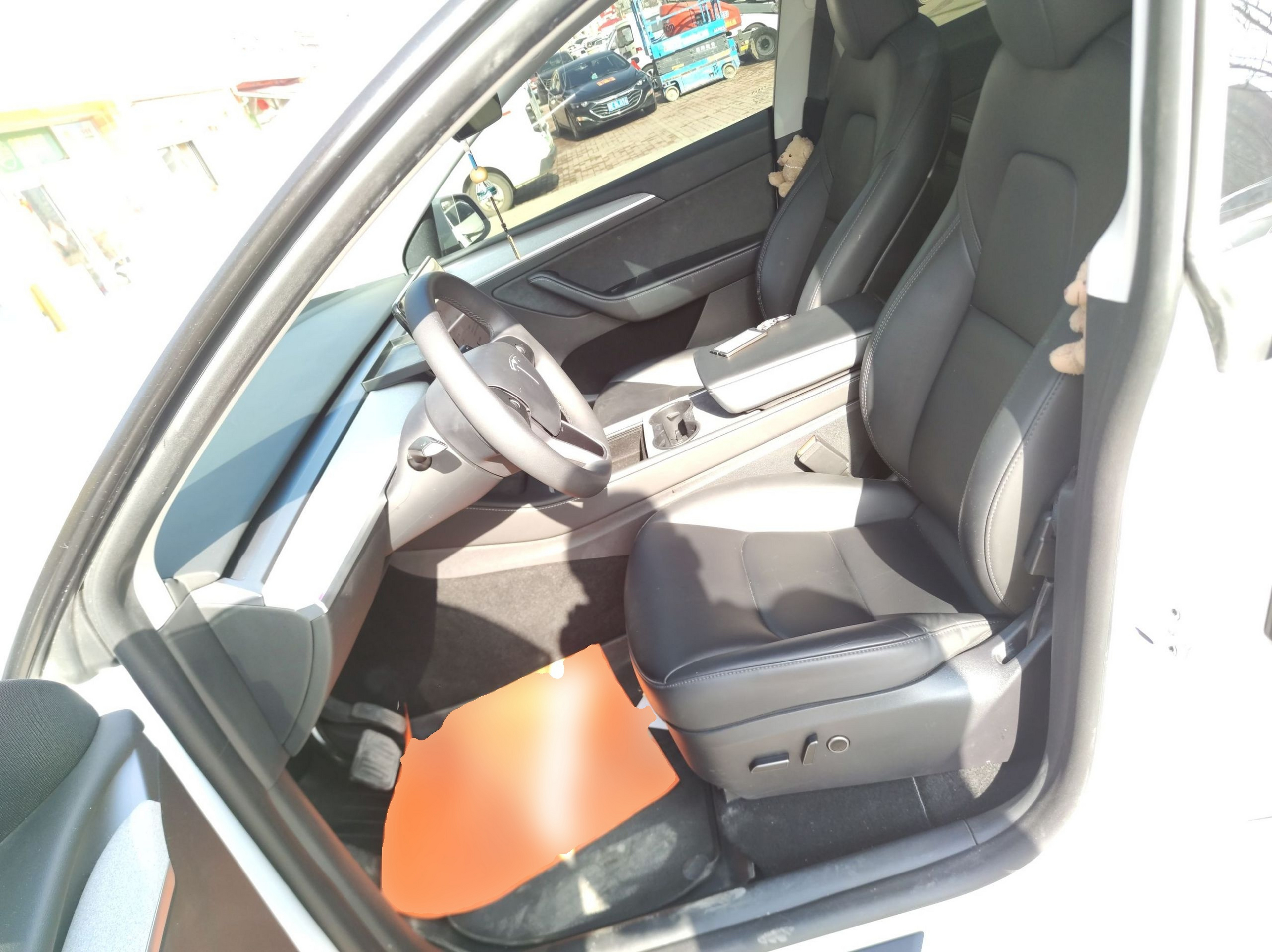 Переднее сиденье в автомобиле