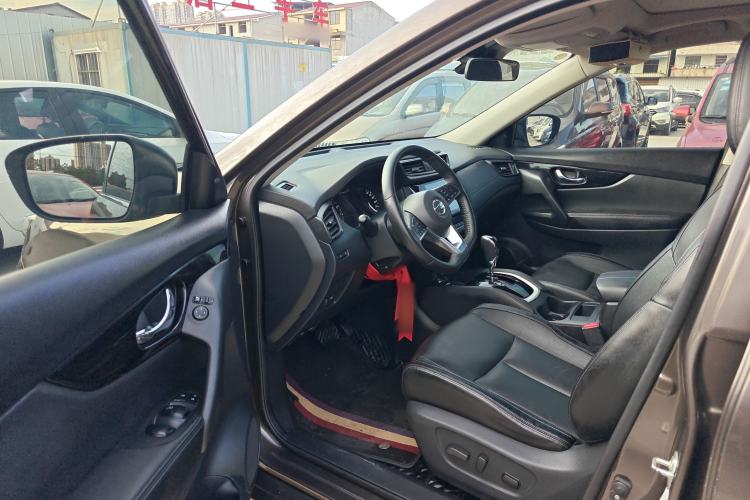 Used Nissan X-Trail 2019 2.0L CVT Smart Connect Comfort Edition 2WD
