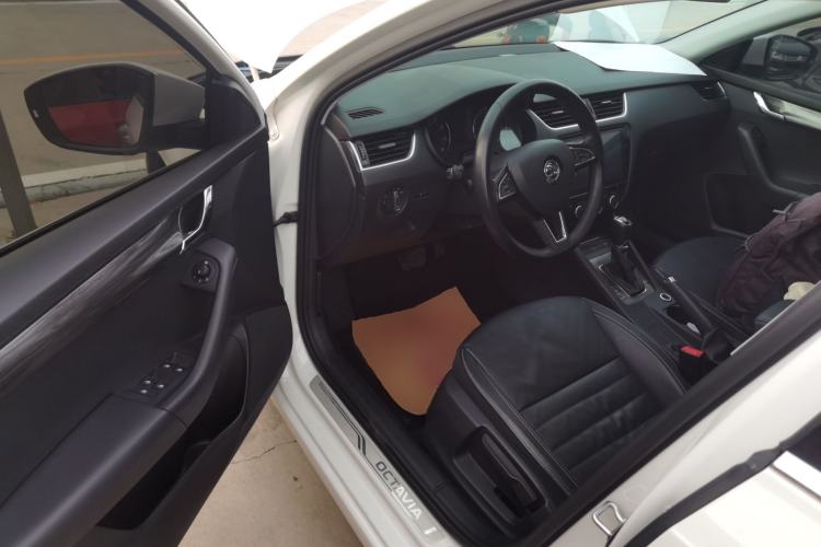 Used Skoda Octavia 2017 1.6L Automatic Smart Drive Edition