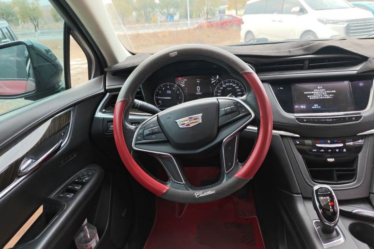 Used Cadillac XT5 2018 25T Luxury Model
