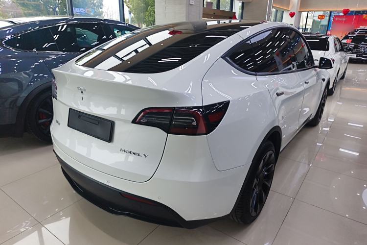 Used Tesla Model Y 2021 Long-Range All-Wheel-Drive Version 3D7
