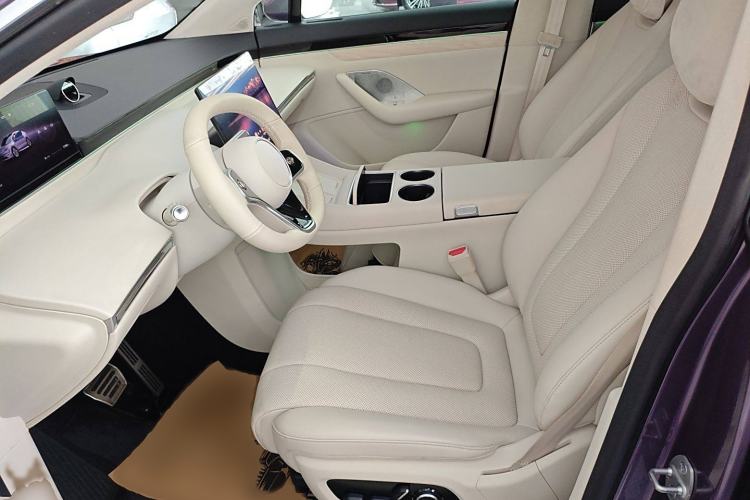 Used Hima Luxeed R7 2024 All-Electric 667 km Max
