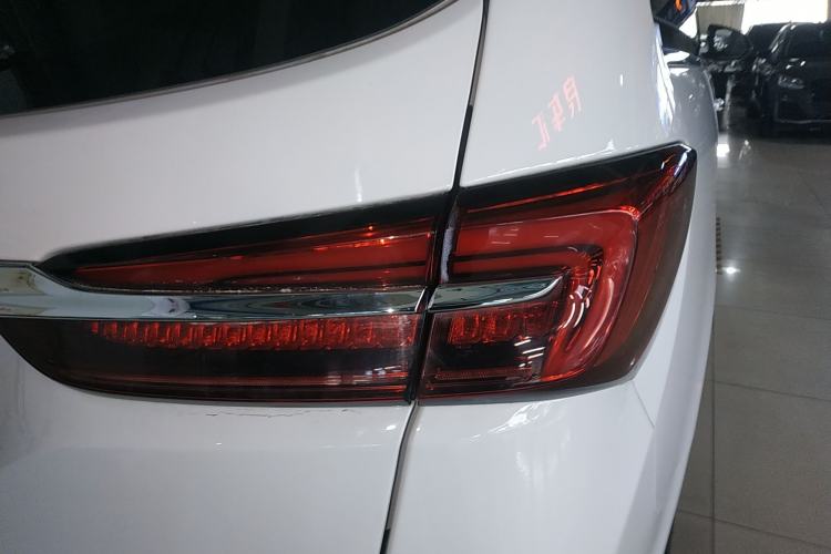 Used Buick GL8 2021 Land Cruiser Executive Class 652T Luxury Model