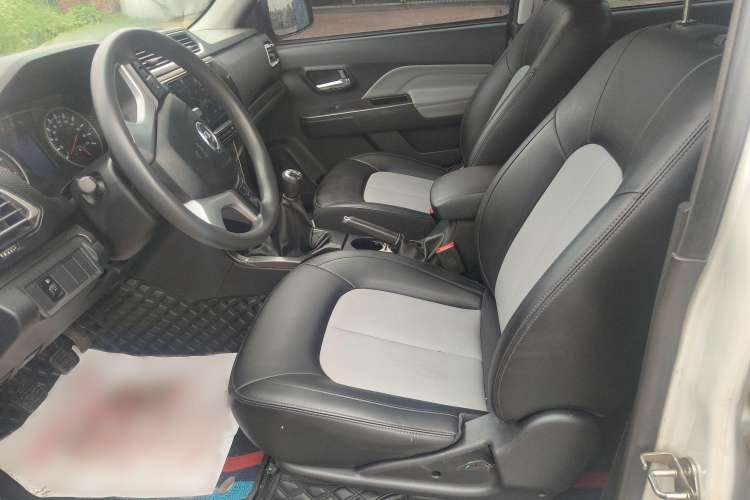 Used Great Wall Wingle 5 2023 2.4L Gasoline Two-Wheel-Drive Entry-Level Model with Long Cargo Bed
