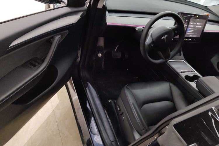 Used Tesla Model Y 2024 Rear-Wheel-Drive Version
