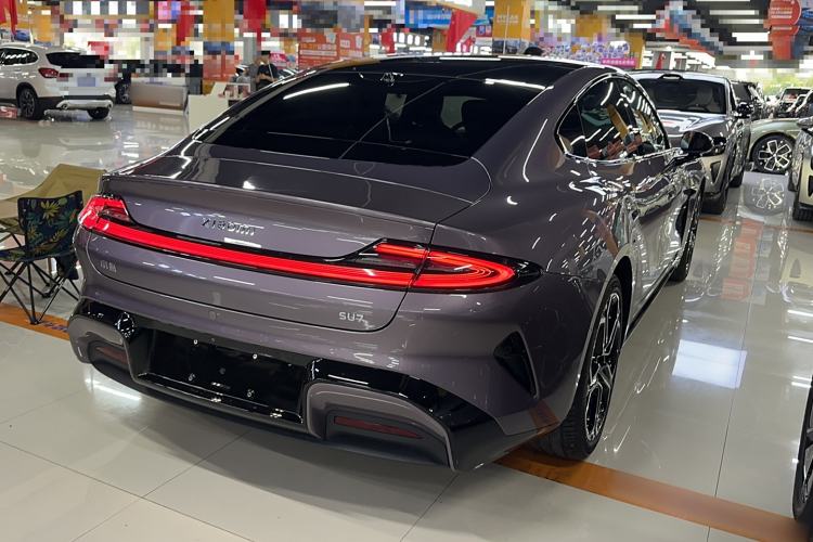 Used  SU7 2024 Rear-Drive Long-Range Intelligent Driving Version
