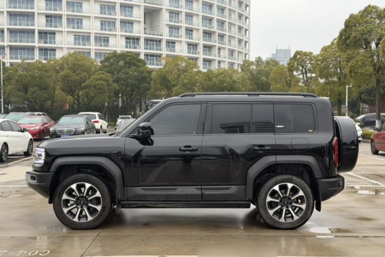 Used  Leopard 5 2023 Navigator Edition
