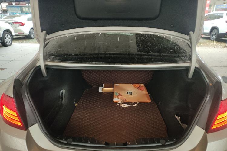 Used BMW 5 Series 2017 525Li Leading Model