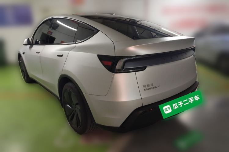 Used Tesla Model Y 2025 Rear-Wheel-Drive Version
