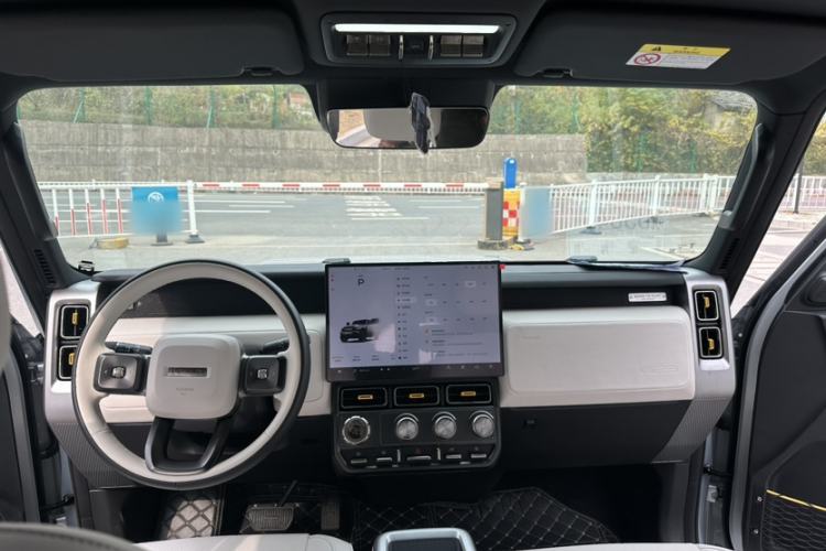 Used  V23 2025 401 Two-Wheel Drive Intelligent Driving Version