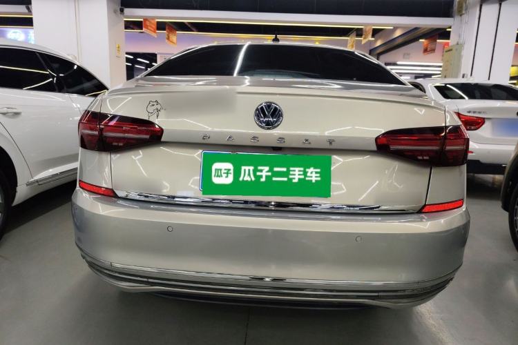Used Volkswagen Passat 2019 330TSI Luxury Edition China VI Standard
