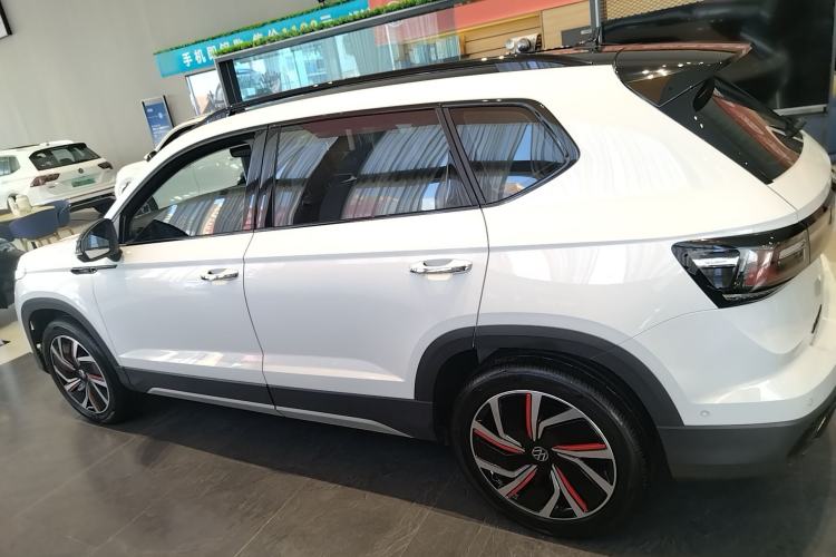 Used Volkswagen Tharu 2024 300TSI Two-Wheel-Drive Moon Luxury Edition
