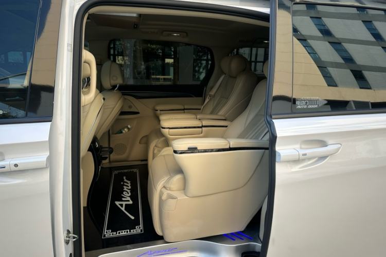 Used Buick GL8 2022 ES Landtrek 653T Luxury Edition
