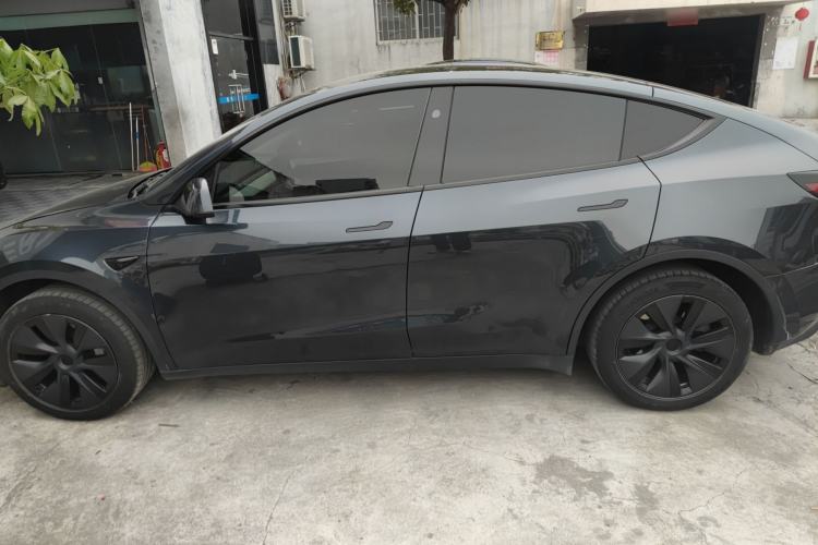 Used Tesla Model Y 2024 Long-Range All-Wheel-Drive Version
