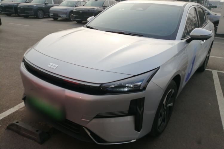 Used  L6 2025 EM-i 140km Starship Edition
