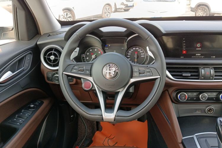 Used Alfa Romeo Stelvio 2017 2.0T 200HP Luxury Edition
