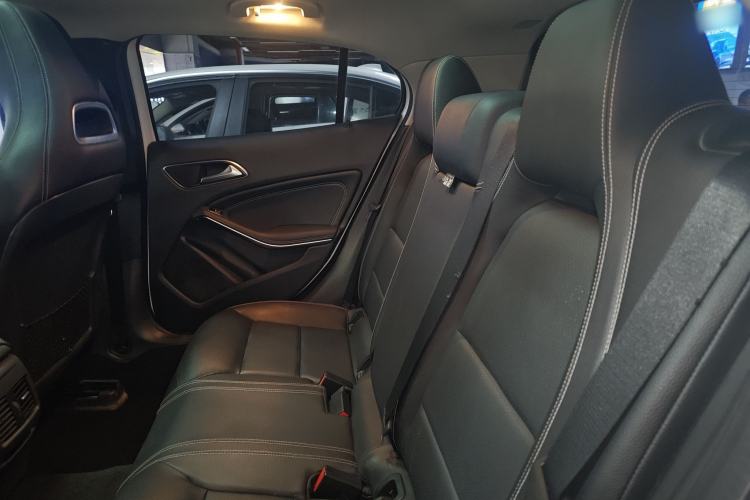 Used Mercedes-Benz GLA 2015 GLA 220 4MATIC Fashion Model