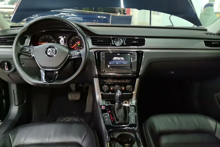 Used Volkswagen Passat 2017 330TSI DSG Luxury Edition
