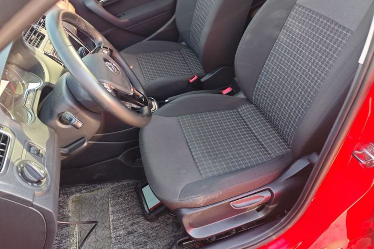 Used Volkswagen Polo 2016 1.6L Automatic Comfort Model
