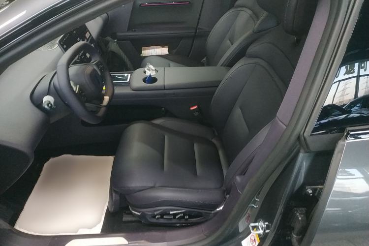 Used  06 2025 Max All-Electric Version
