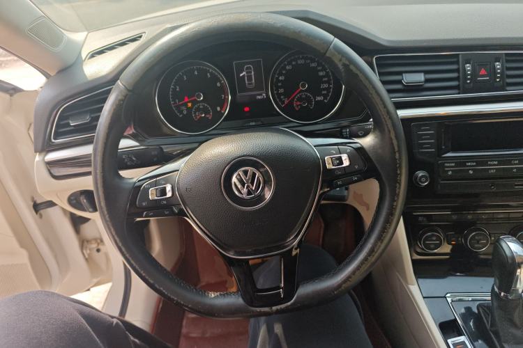 Used Volkswagen Lamando 2015 280TSI DSG Comfort Edition