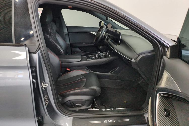 Used MG 7 2023 2.0T Automatic Trophy+ Ignition Glory Edition
