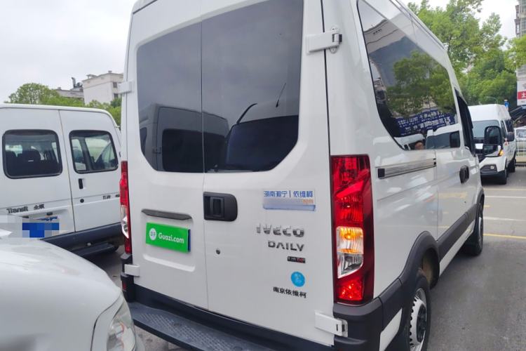 Used Iveco Eurocargo 2021 2.0T Manual Super-Rui Short Wheelbase High-Roof Side-Sliding Door F1A