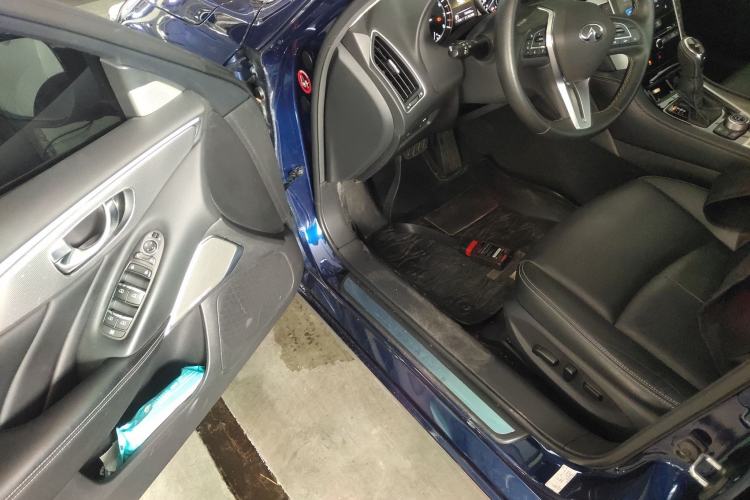 Used Infiniti Q50L 2018 2.0T Enjoyment Version China VI Standard
