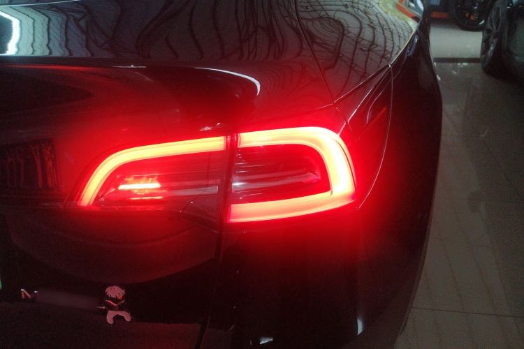 Used Tesla Model Y 2023 Long-Range All-Wheel-Drive Version