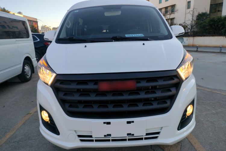 Used Jinbei Gold Hiace 2024 2.0L Travel Lion 9-Seater Central Air Conditioning