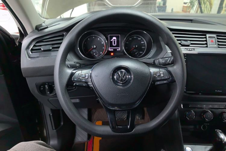 Used Volkswagen Tiguan L 2017 330TSI Automatic Two-Wheel Drive Luxury Edition