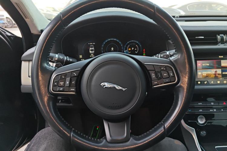 Used Jaguar XFL 2017 XFL 2.0T 240PS Premium Edition
