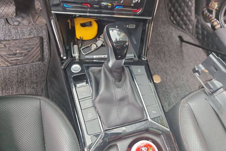 Used Volkswagen Passat 2020 330TSI Luxury Edition China VI
