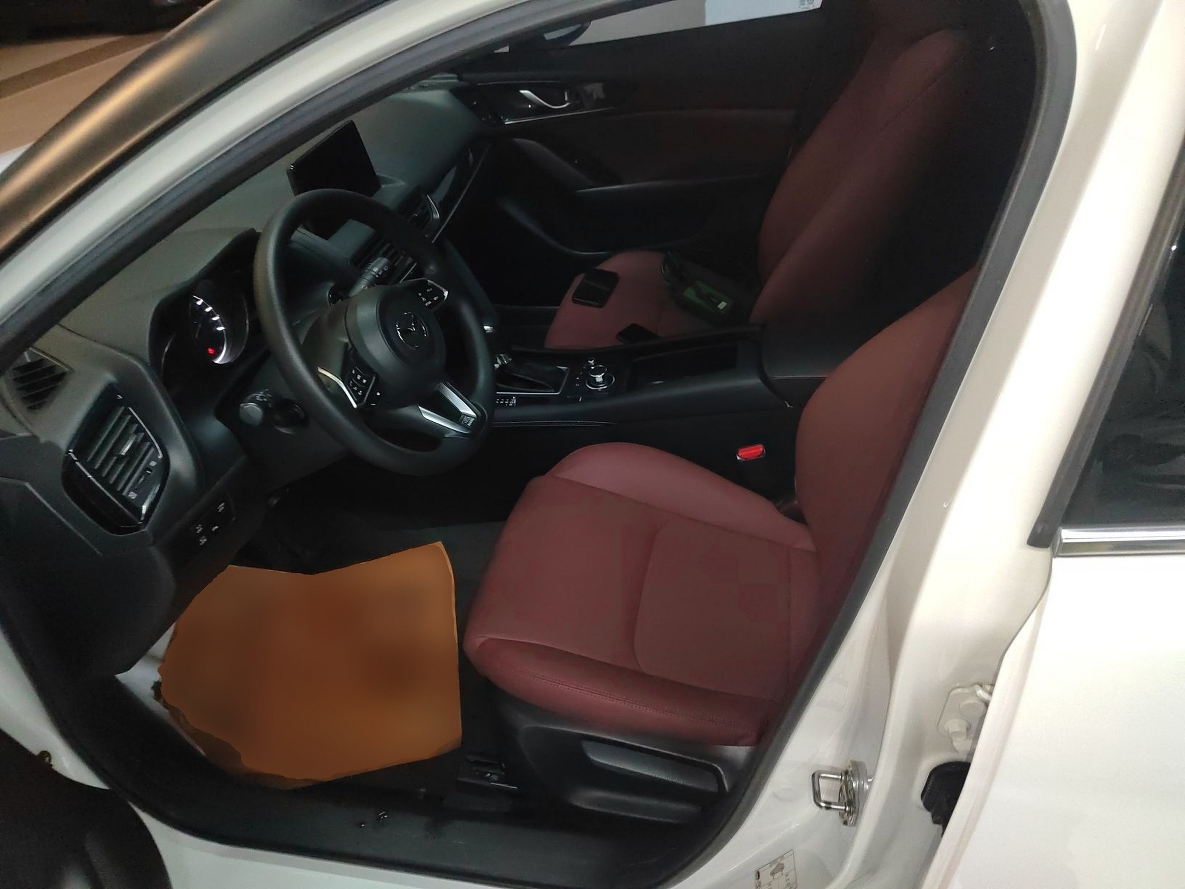 Переднее сиденье в автомобиле