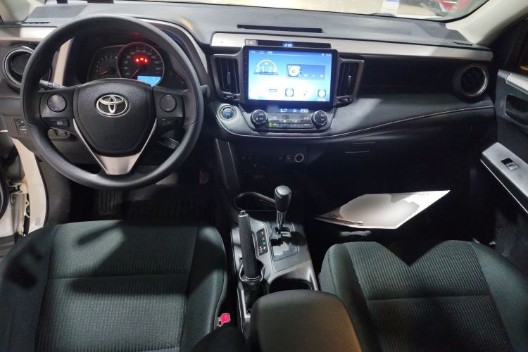 Used Toyota RAV4 2016 2.0L CVT Two-Wheel Drive Fashion Edition China V Standard
