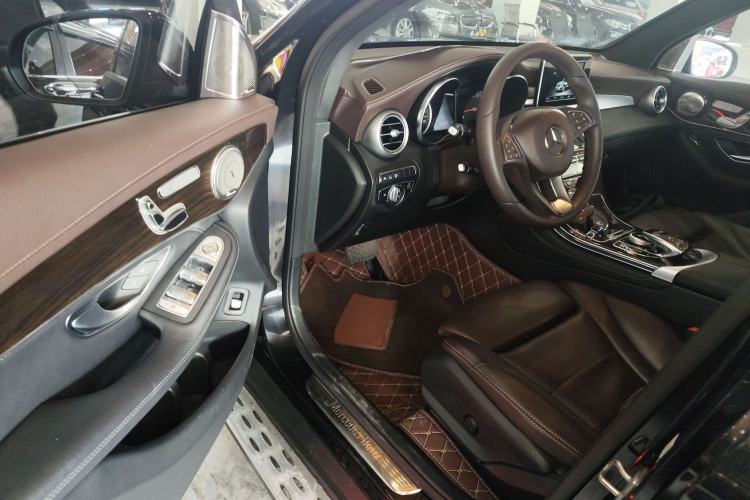 Used Mercedes-Benz GLC 2019 GLC 260 4MATIC Luxury Model