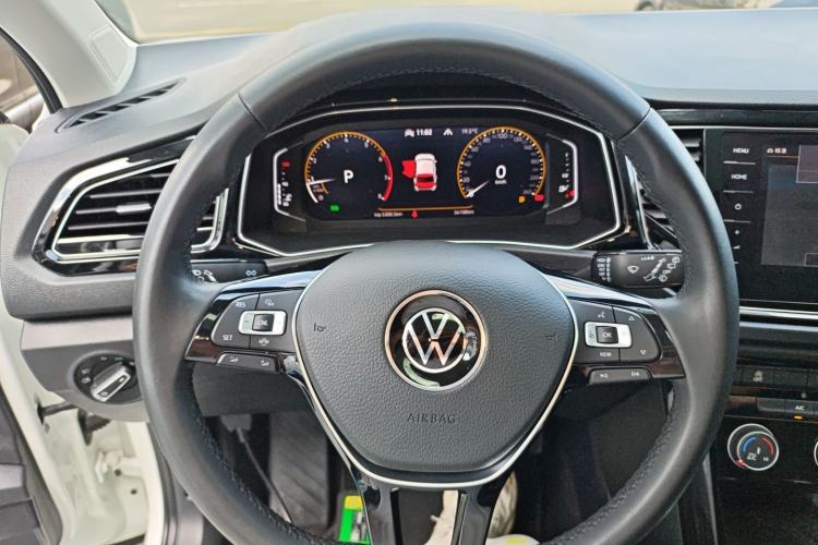 Used Volkswagen T-ROC 2021 280TSI DSG Two-Wheel Drive Comfort Connect Edition
