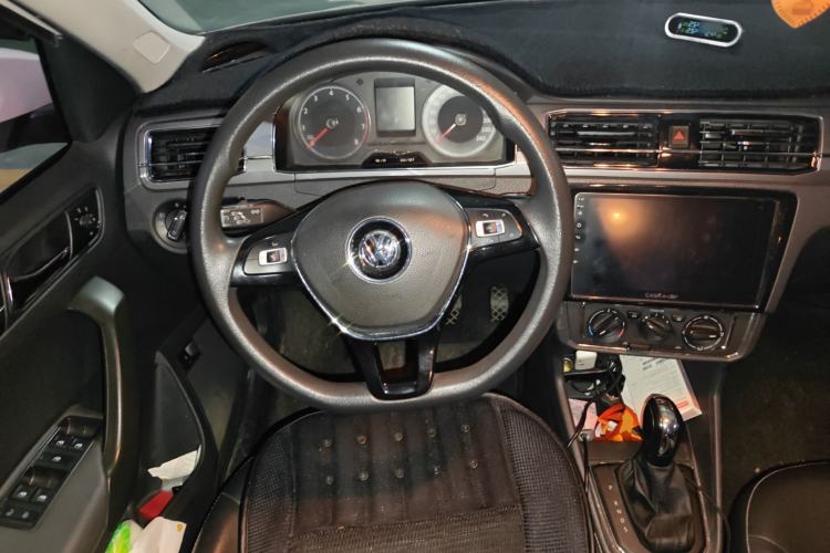 Used Volkswagen Santana 2016 1.6L Automatic Comfort Edition