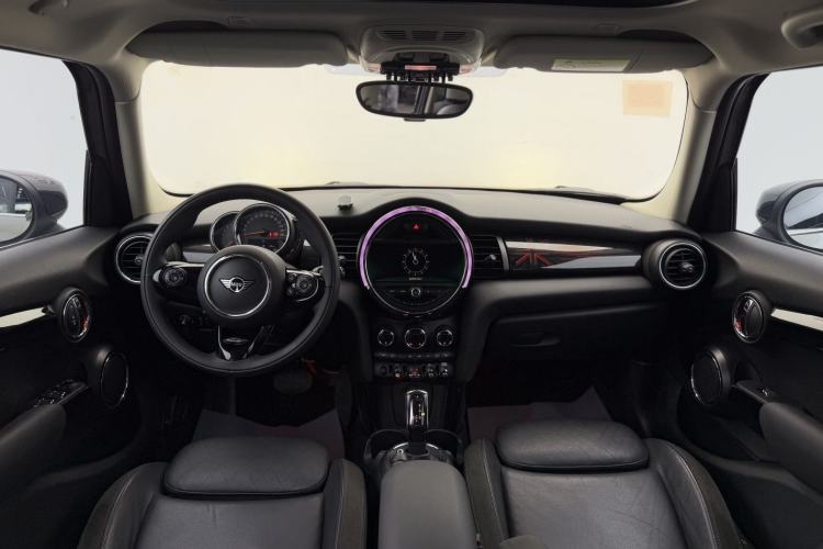 Used  MINI 2019 1.5T COOPER Artist Five-Door Edition
