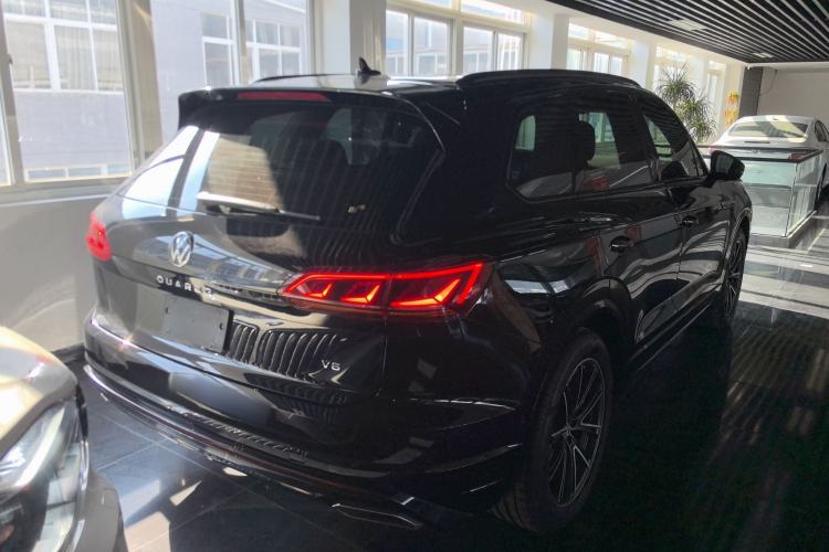 Used Volkswagen Touareg 2022 3.0 TSI Luxury Edition Black Diamond Sport Package
