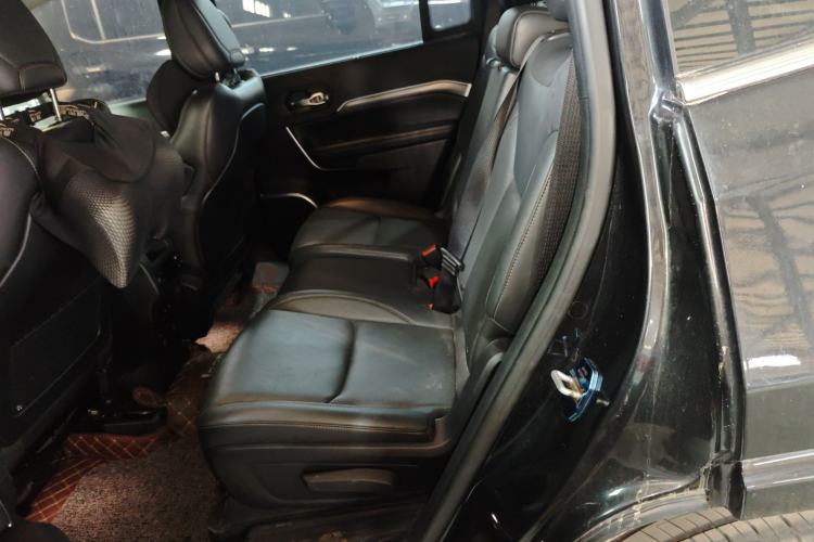 Used  Grand Commander 2018 2.0T Four-Wheel Drive Smart Enjoyment Version China V Emission Standard
