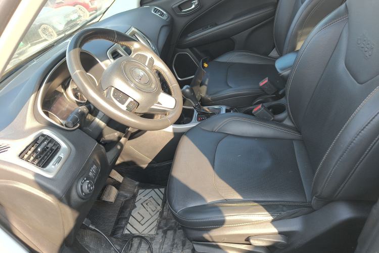 Used  Compass 2017 200T Automatic Family Edition
