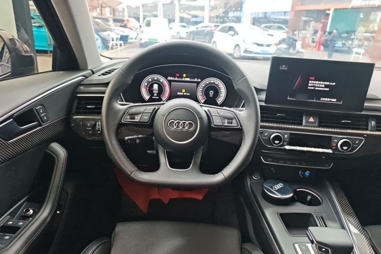 Used Audi A4L 2022 40 TFSI Luxury Dynamic Model
