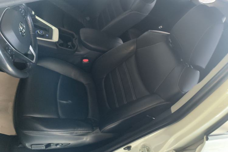 Used Toyota RAV4 2020 Dual-Engine 2.5L E-CVT 4x4 Elite PLUS Edition
