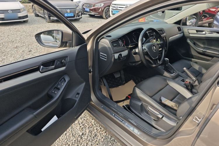 Used Volkswagen Sagitar 2017 230TSI Automatic Comfort Version