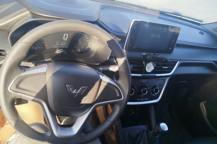 Used Wuling Hongguang S3 2018 1.5L Manual Comfort Model China V Standard